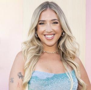  Leah Barrs Bantah Pernah Berhubungan Intim dengan Travis Barker, Tegaskan Isu Itu Tidak Benar