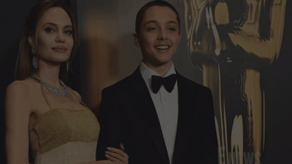  Knox Jolie-Pitt Tampil dengan Rambut Merah Berduri, Gaya Barunya Curi Perhatian