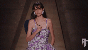  Chloé Spring/Summer 2026 Hadirkan Elegansi Modern di Bawah Arahan Chemena Kamali