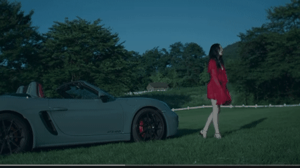Tiffany Young Hadirkan “Edge”, Lagu tentang Menjadi Tempat Aman di Tengah Kekacauan