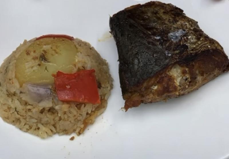  Trik Masak Ikan Kembung agar Tidak Amis dan Tetap Juicy, Dipanggang Bersama Nasi dan Sayuran