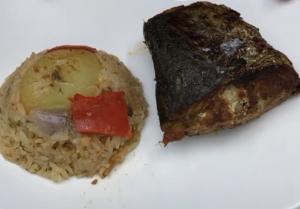  Trik Masak Ikan Kembung agar Tidak Amis dan Tetap Juicy, Dipanggang Bersama Nasi dan Sayuran