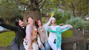  IVE Nikmati Keseruan Liburan di Kebun Binatang Sydney, dari Koala hingga Kanguru