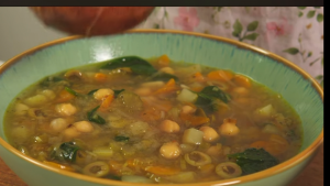  Resep Sup Kacang Arab Mediterania yang Hangat, Sederhana, dan Kaya Sayuran