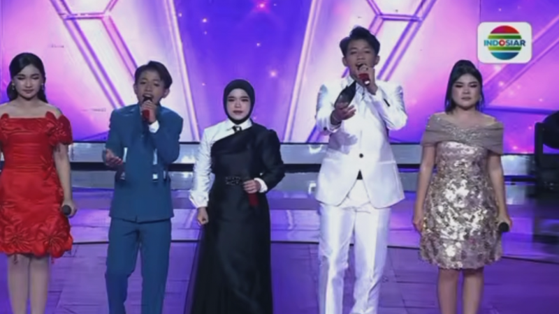  Rofia, Kadhafy, Inayah, Azzio, dan Zhifanna Tampil Bersama Bawakan “Sabda Cinta” di DA8 Top 26