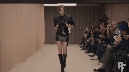  Alexander McQueen Hadirkan Koleksi Ready-to-Wear FW26 di Paris Fashion Week