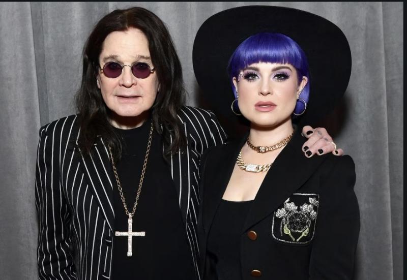  Kelly Osbourne Ungkap Momen Keluarga Berduka Usai Kepergian Ozzy Osbourne