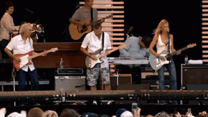 Aksi Panggung Gemilang: Kolaborasi Lintas Genre di Crossroads Guitar Festival