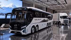  Hino Selega, Bus Premium Tiga Sumbu yang Tawarkan Kenyamanan Perjalanan Jarak Jauh