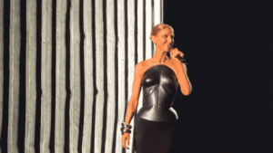  Celine Dion Bawakan All By Myself, Penonton Paris Bergemuruh