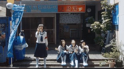  ATARASHII GAKKO! Gandeng Aina The End di “Sweet Memories”