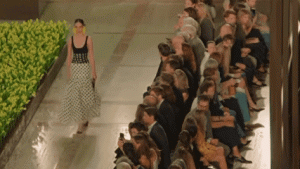  Carolina Herrera Hadirkan Pesona Park Avenue 1980-an di NYFW Spring 2027