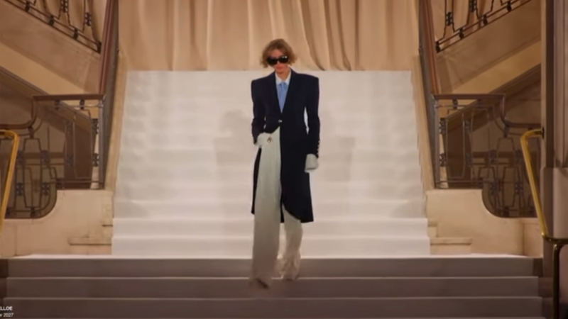  Paul Costelloe Hadirkan Nuansa Riviera dan Warisan Irlandia di London Fashion Week SS27