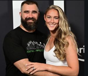  Kylie Kelce Ungkap Peran Pengasuh Anak, Tegaskan Tak Ingin Gunakan Jasa Nanny 24 Jam
