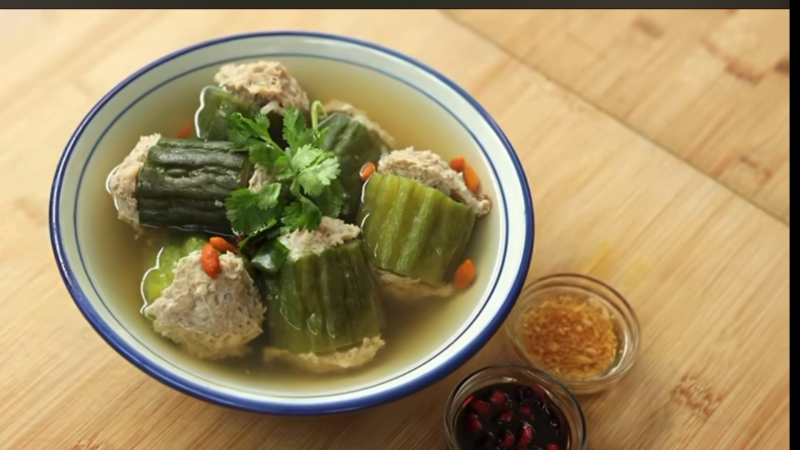 Resep Sup Pare Isi Ayam dan Udang, Kuah Gurih Segar