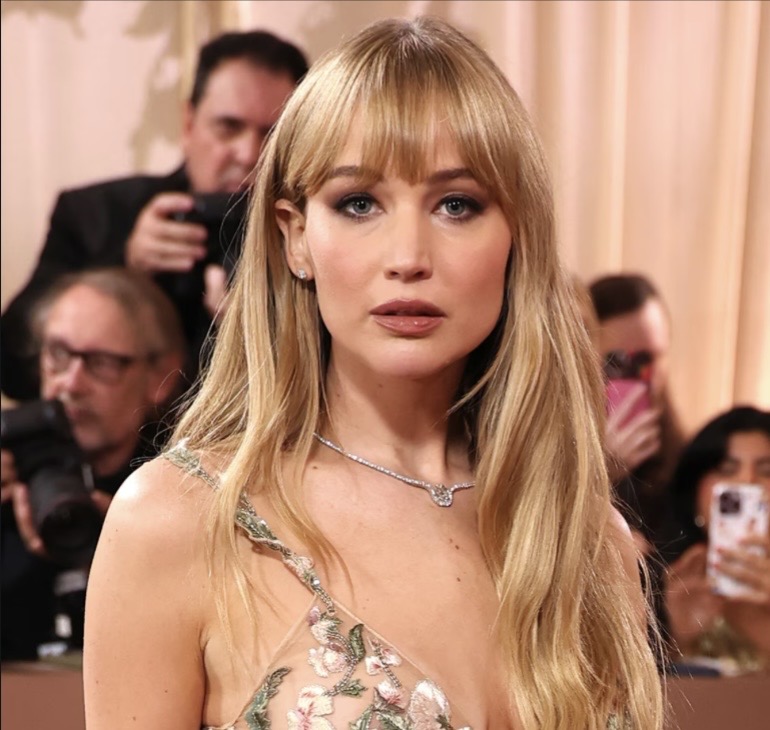  Jennifer Lawrence Akui Tuai Hujatan Usai Dukung Jeremiah di The Summer I Turned Pretty
