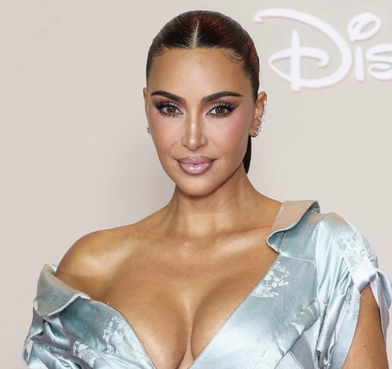 Kim Kardashian Didiagnosis Esophagitis, Terungkap Kekhawatiran Usai Ayahnya Meninggal karena Kanker Esofagus